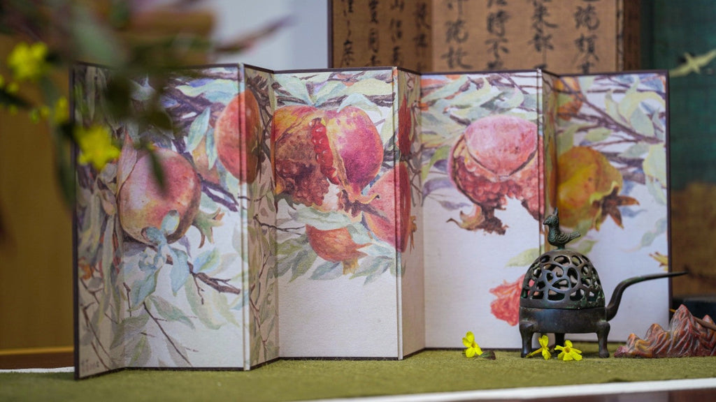 Pomegranate Folding Screen Miniature — Japanese-Inspired Desk Décor for Tea Room, Study & Display Cabinet
