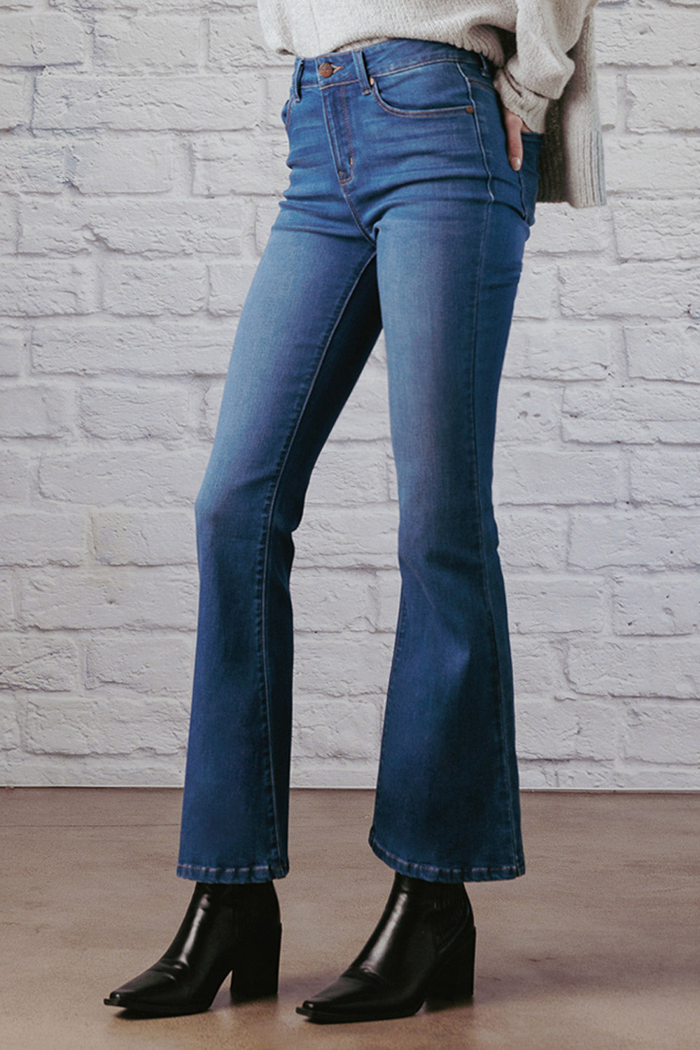 Stone wash High Rise Flare Jeans