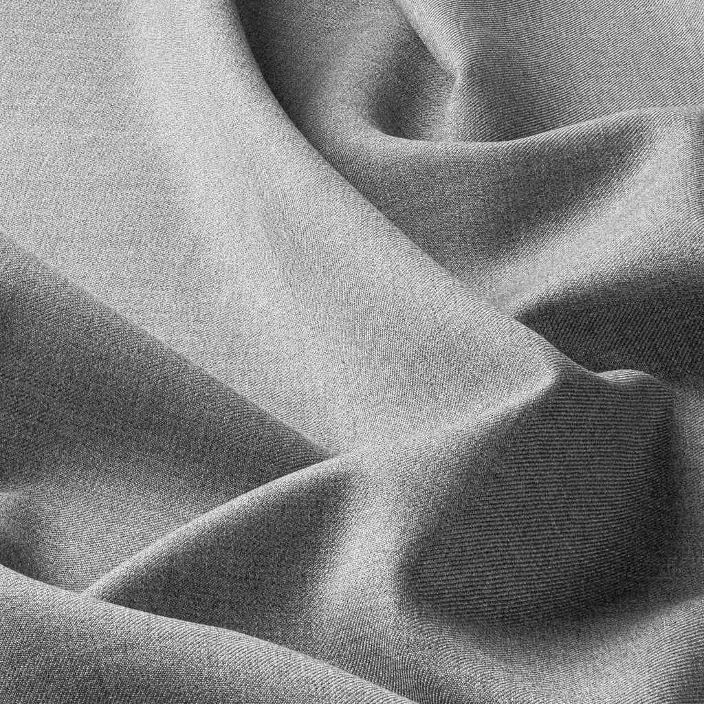 Munsieur Custom Italian Tailored Ready-to-Wear Grey Professional Suit Modern Bespoke Business Look