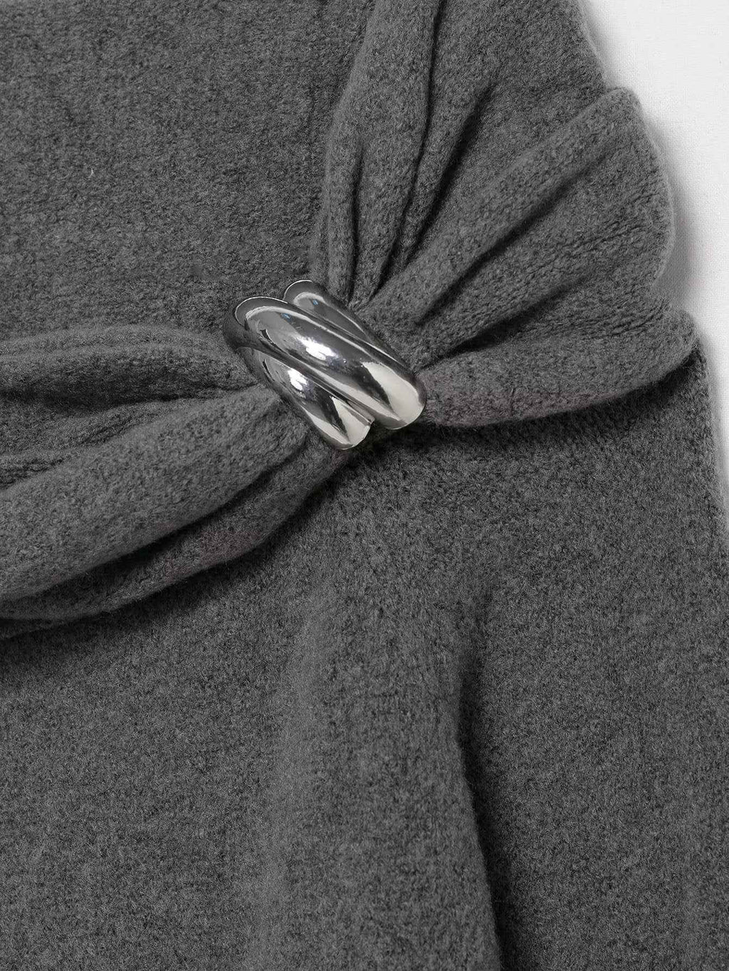 All Match Metal Inlaid Shoulder Baring Sweater