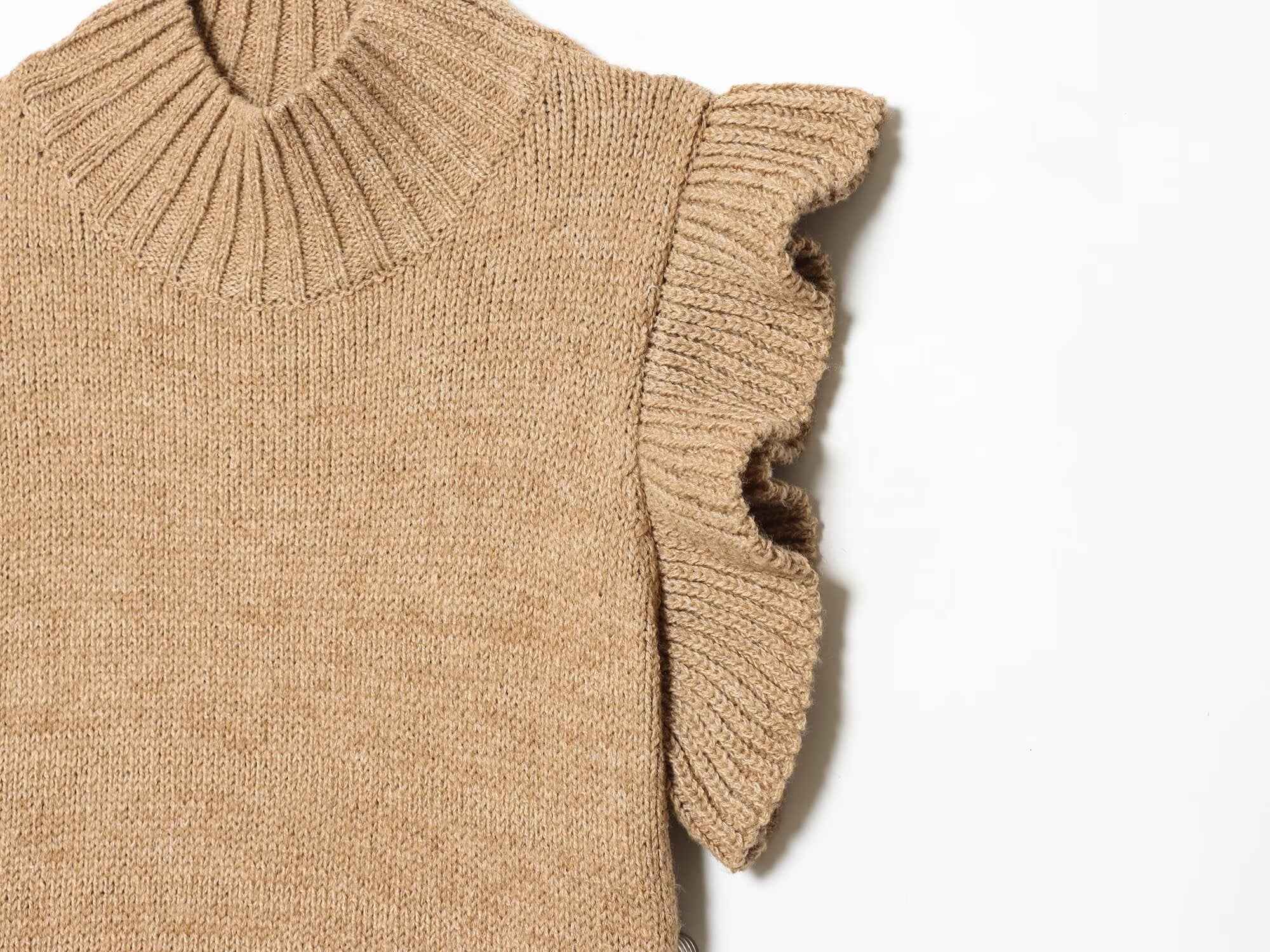 French Minimalist Sleeveless Turtleneck T-shirt