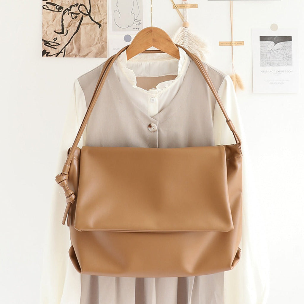 Casual One-Shoulder Messenger Bag – Retro-Textured Soft Leather Underarm Women's Bag, Versatile Flip-Top Portable Tote Bag