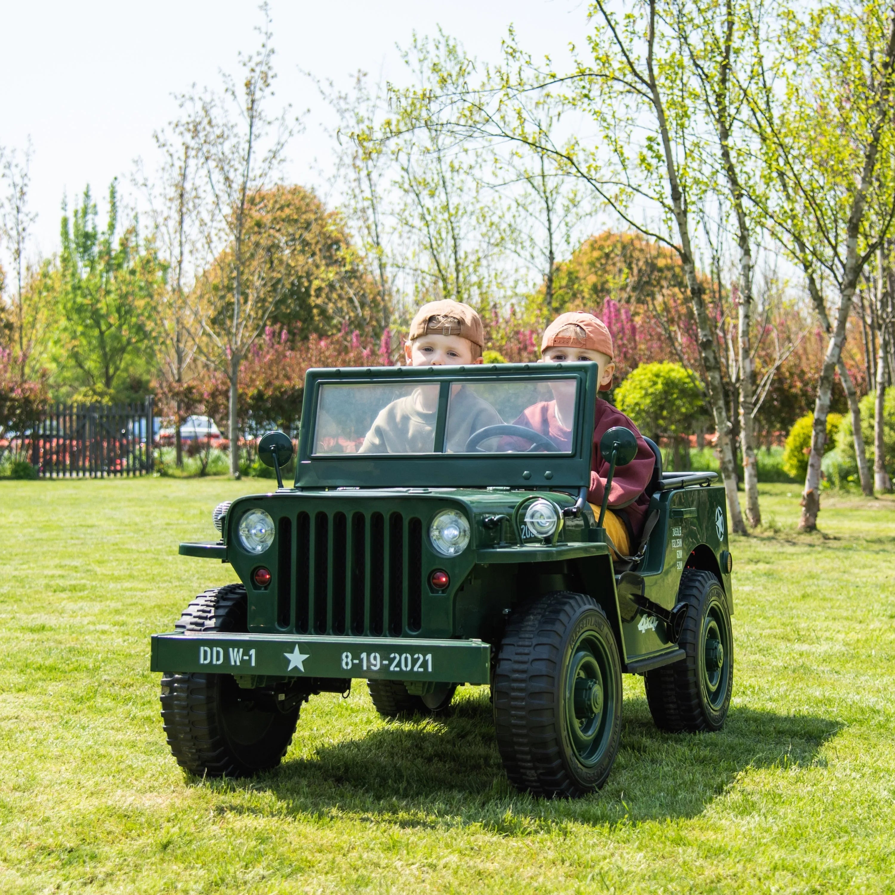 24V Magic Cars Military Willy Jeep 3 Seater Electric Ride on