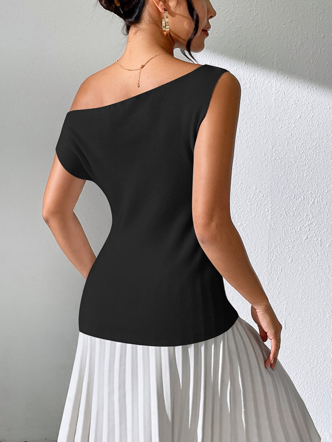 Single Shoulder Drop Sleeve Knit T-shirt