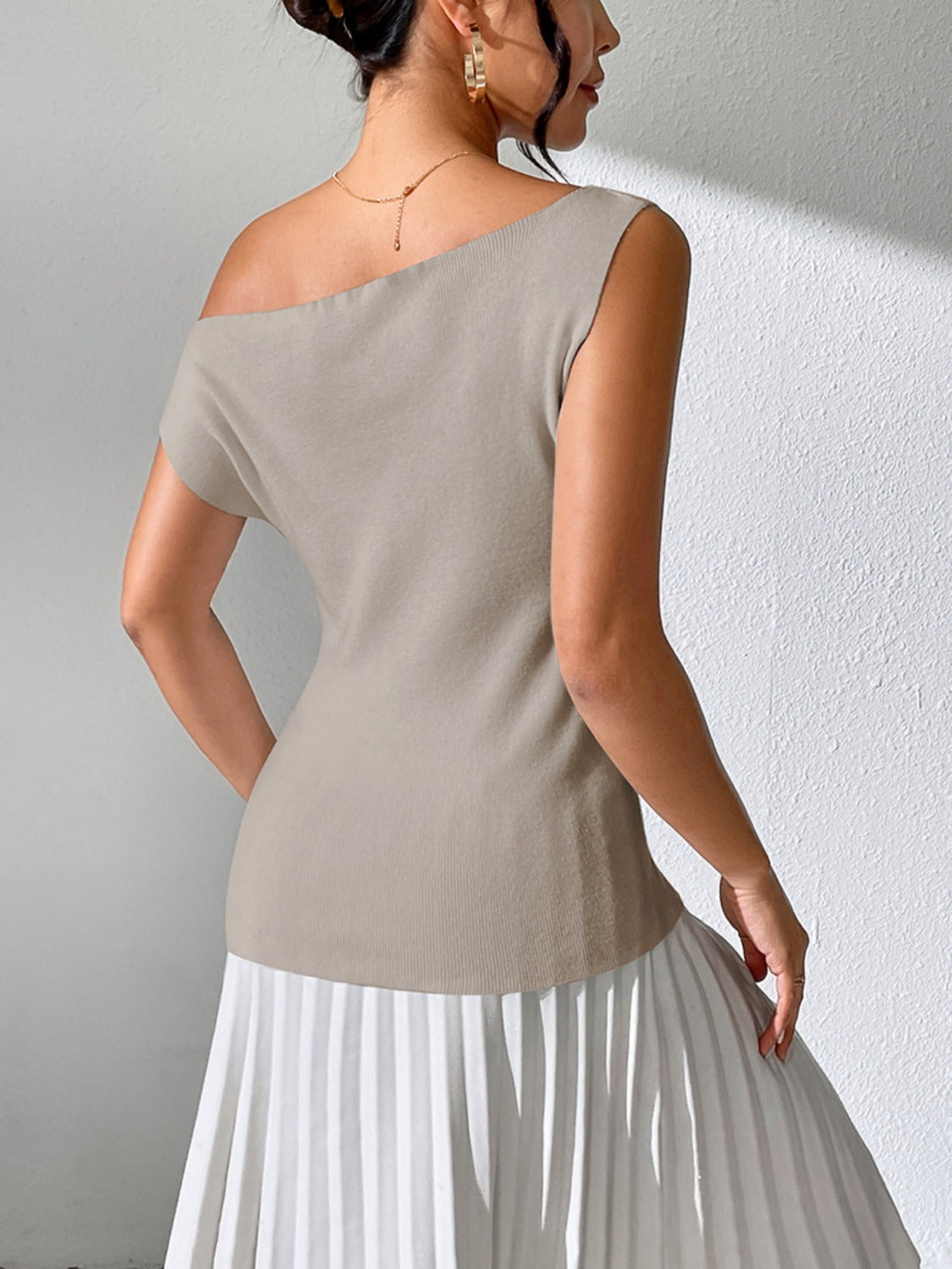Single Shoulder Drop Sleeve Knit T-shirt