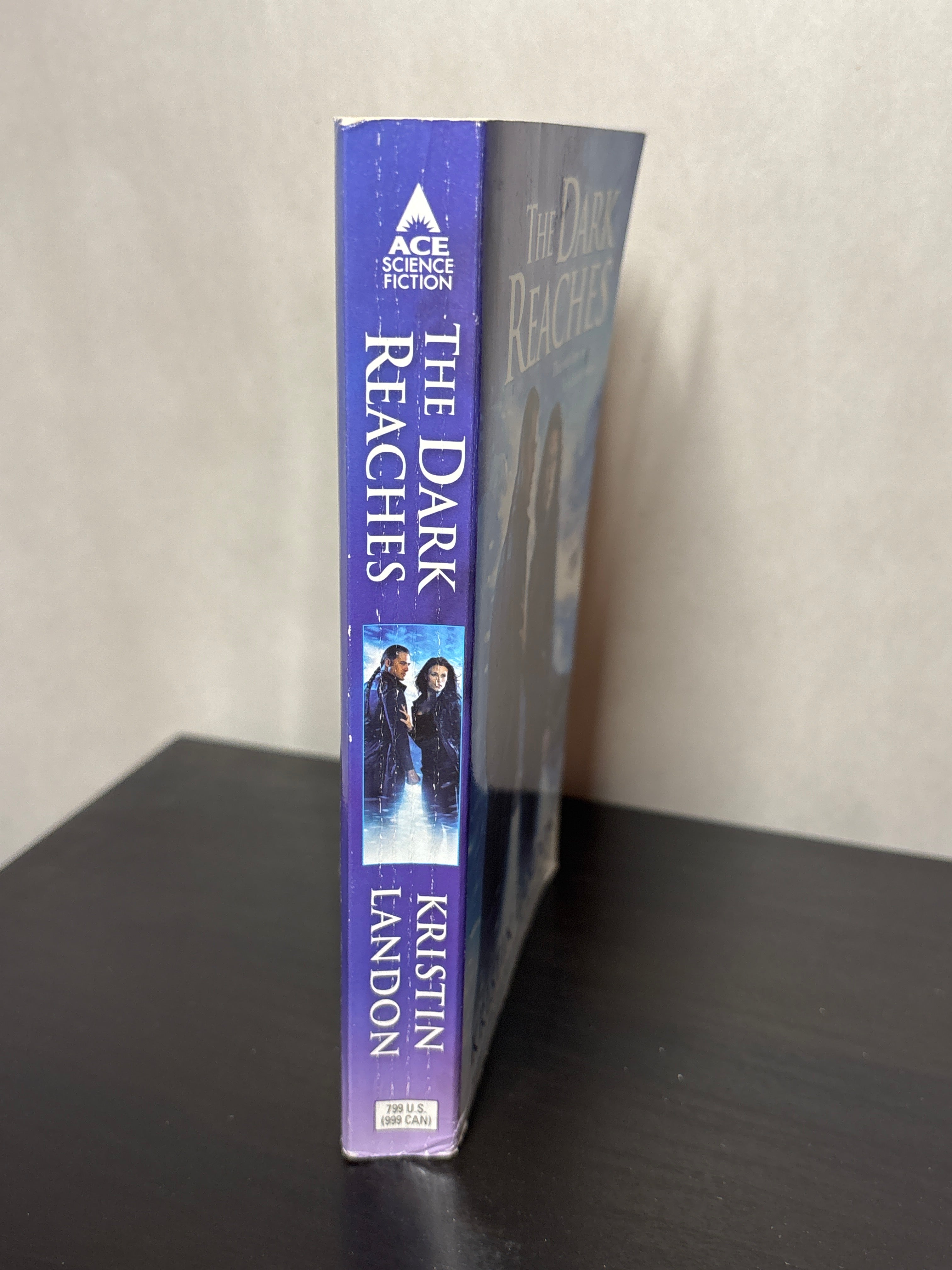 The Dark Reaches by Kristin Landon (The Hidden Worlds #3) | Science Fiction