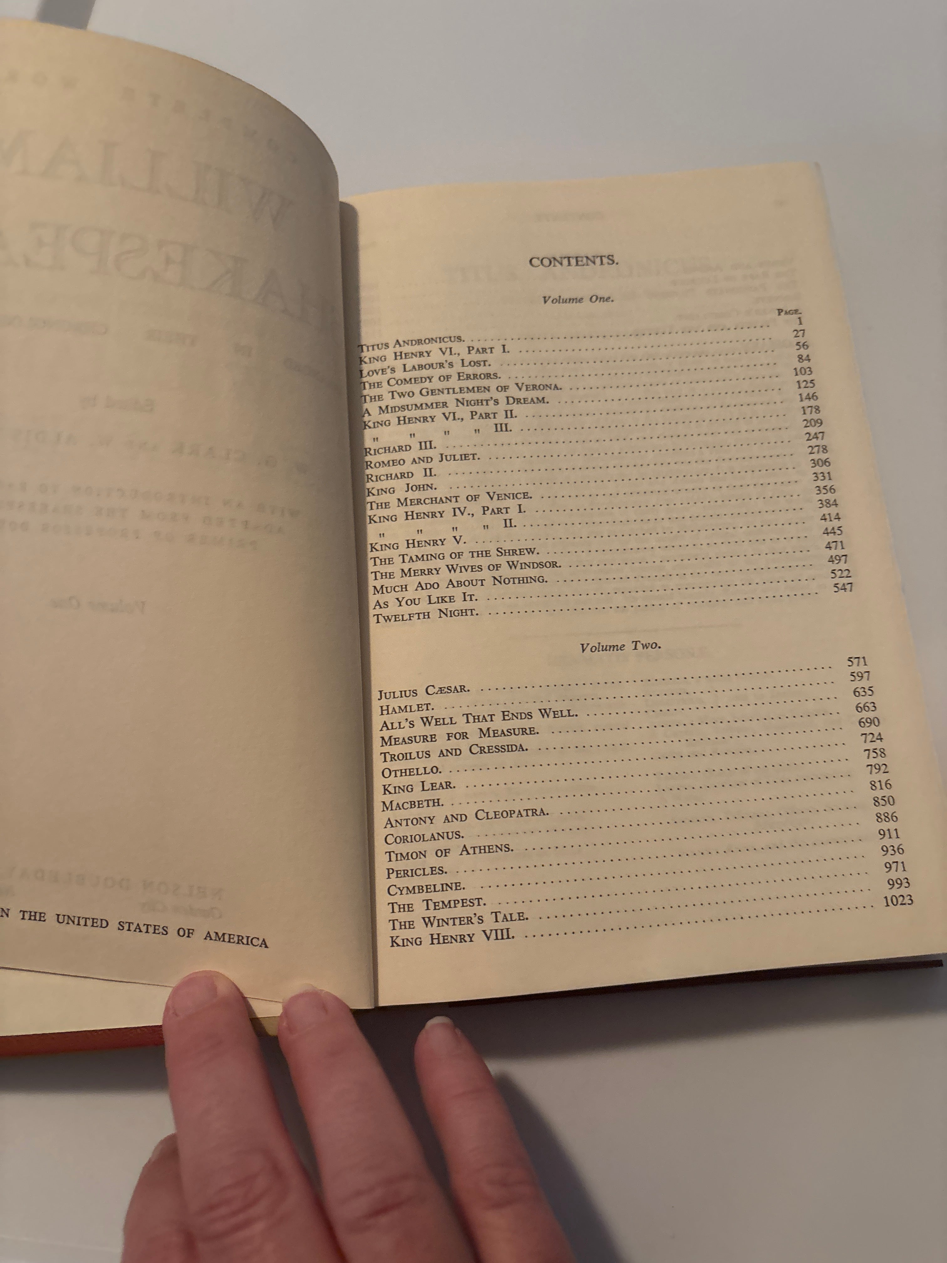 The Complete Works by William Shakespeare Volume 1 - Nelson Doubleday Inc