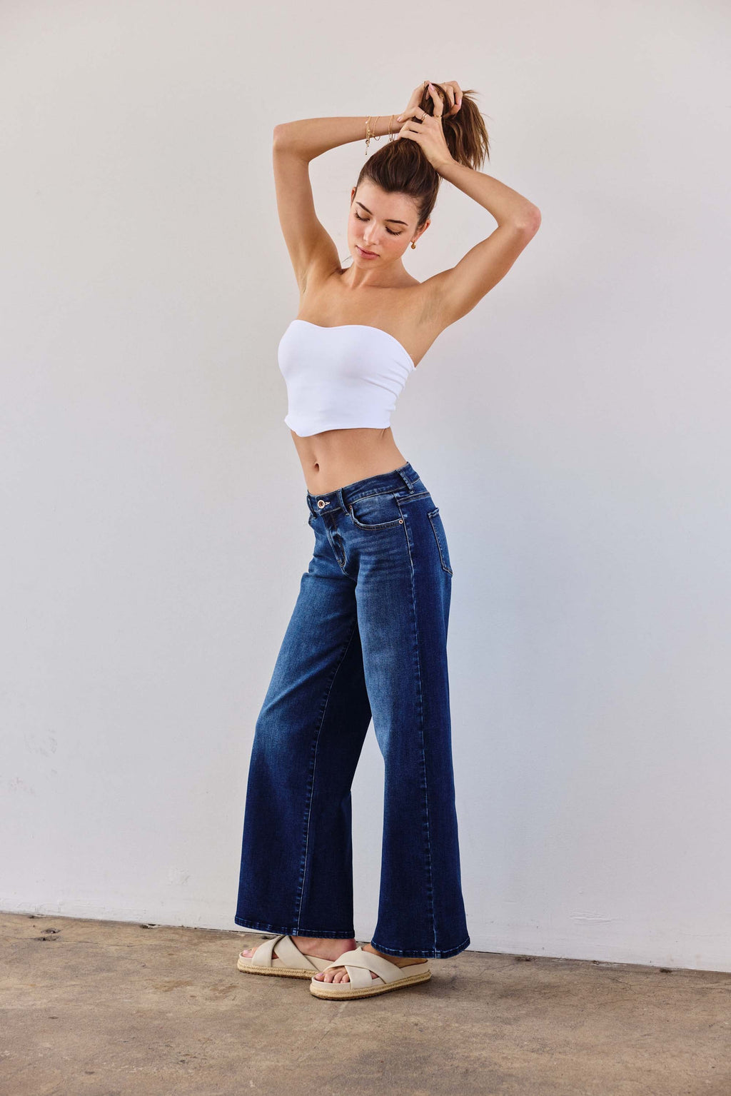 Low Waist Relaxed Wide Leg Jeans