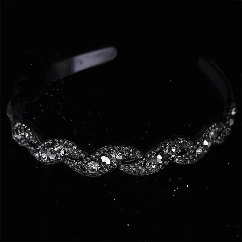 Elegant Pearl Headband With Teeth