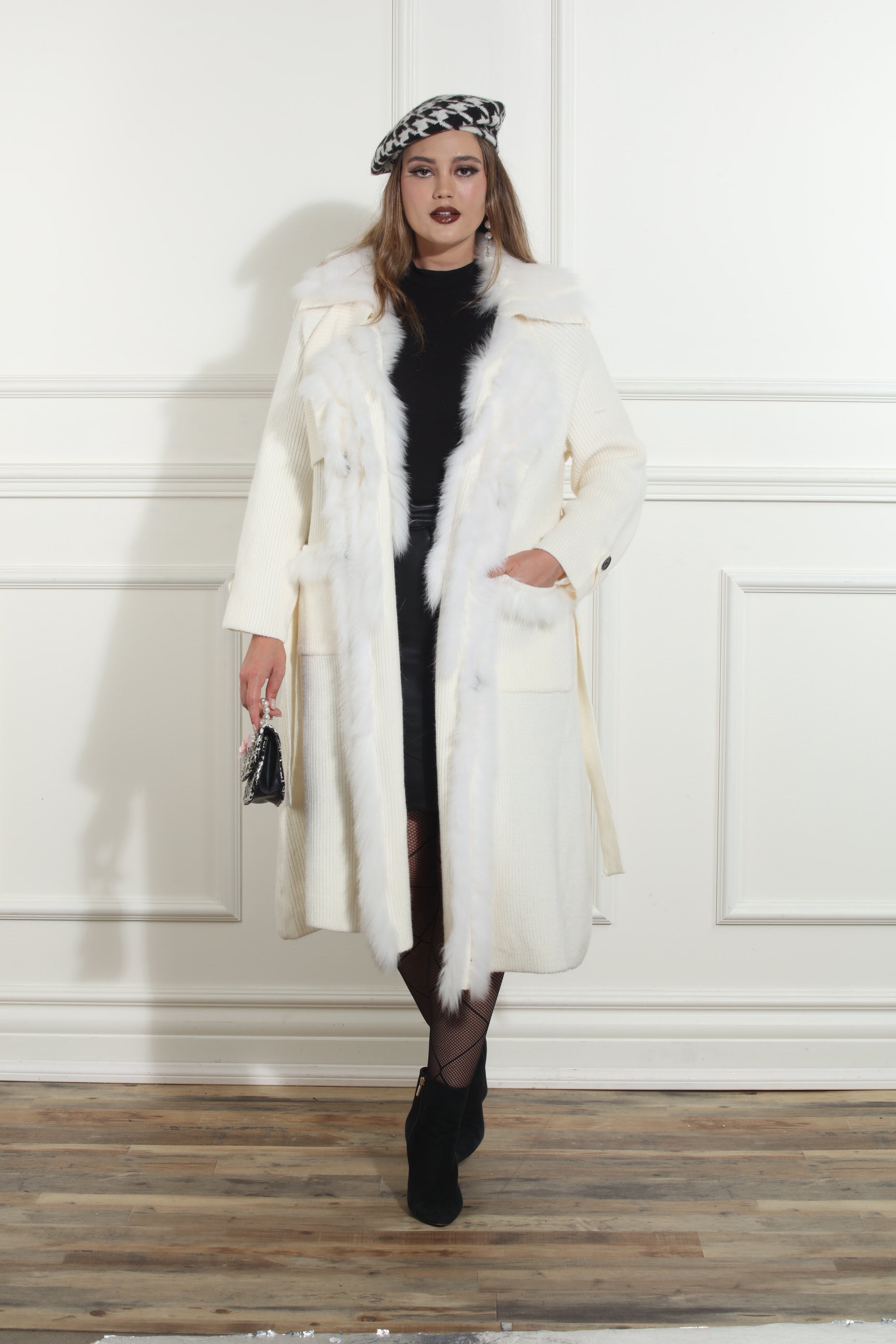 Luxe Moda,  - Style LM-490