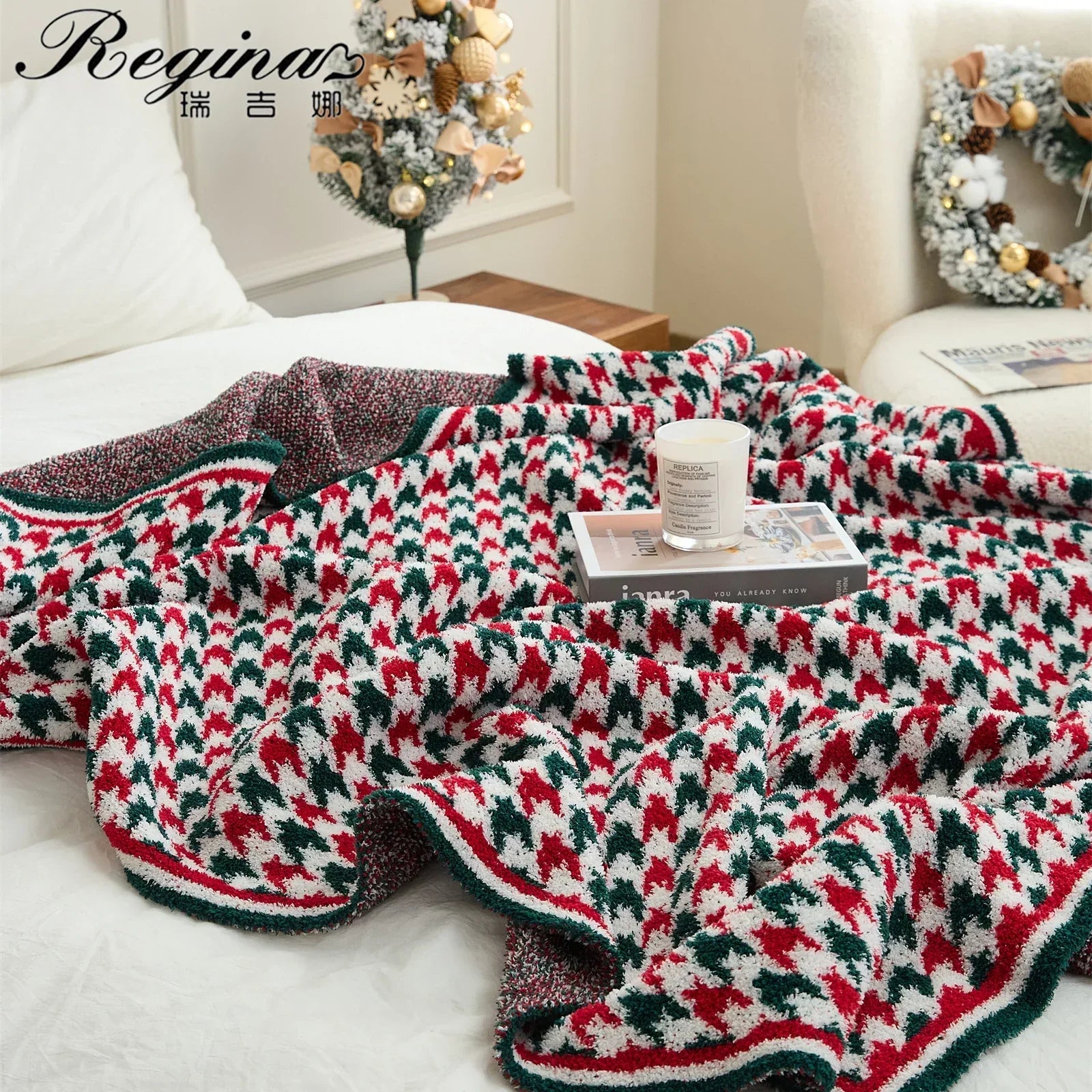 DecorBites™ Kawaii Bee Pattern Cozy Blanket - Super Soft White Spot Edge Design