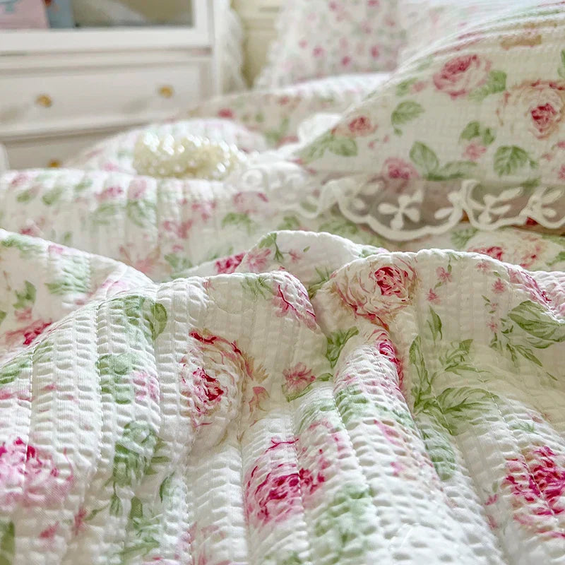 DecorBites™ French Lace Ruffles Seersucker Bed Set: 4Pcs Princess Bedding Quilt Cover