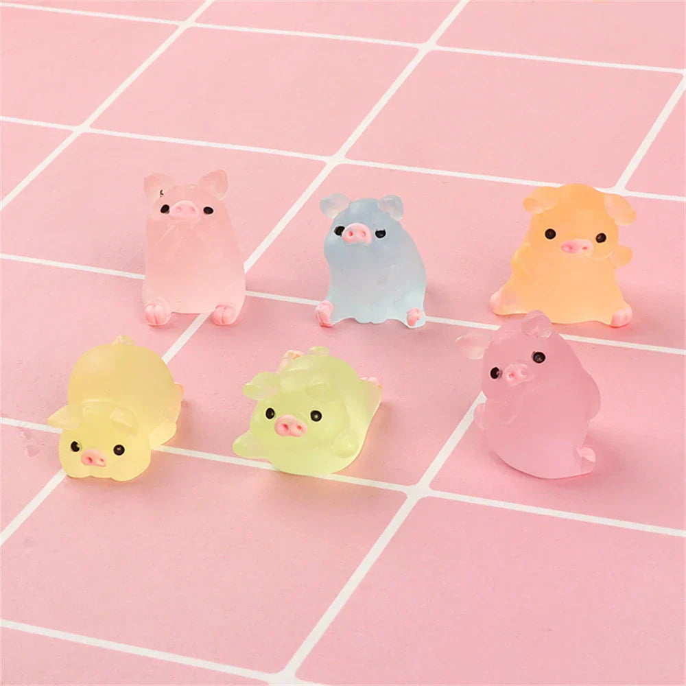 DecorBites™ Kawaii Pig Miniatures Terrarium Figurines 6pcs Crafts Home Decoration