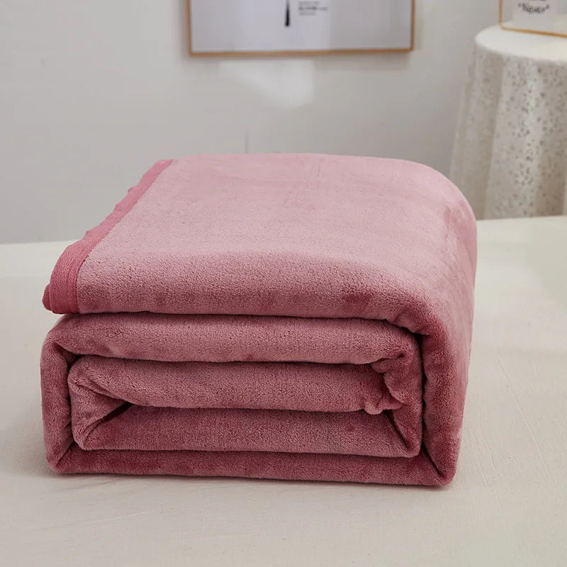 DecorBites™ Cozy Checkered Fleece Blanket for All Seasons