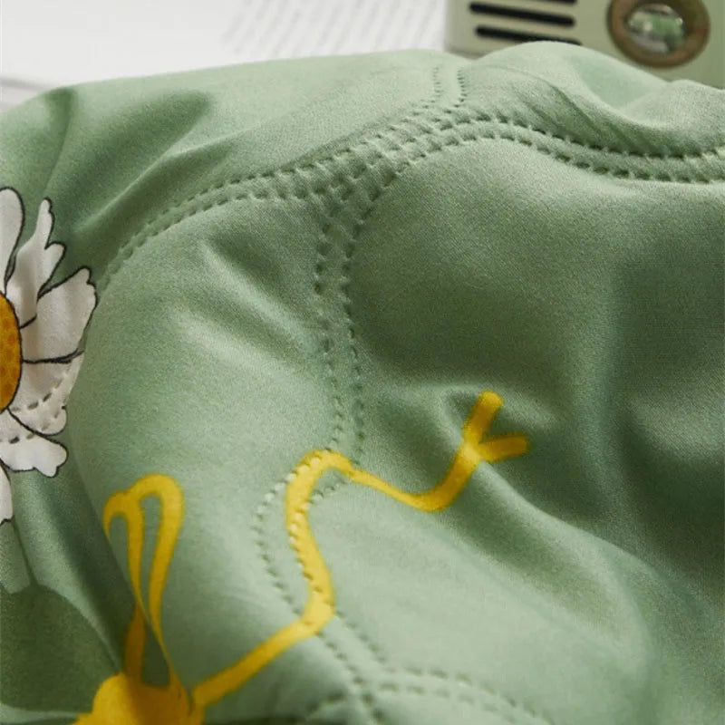 DecorBites™ Daisy Print Quilted Summer Quilt Set in Soft Breathable Fabric
