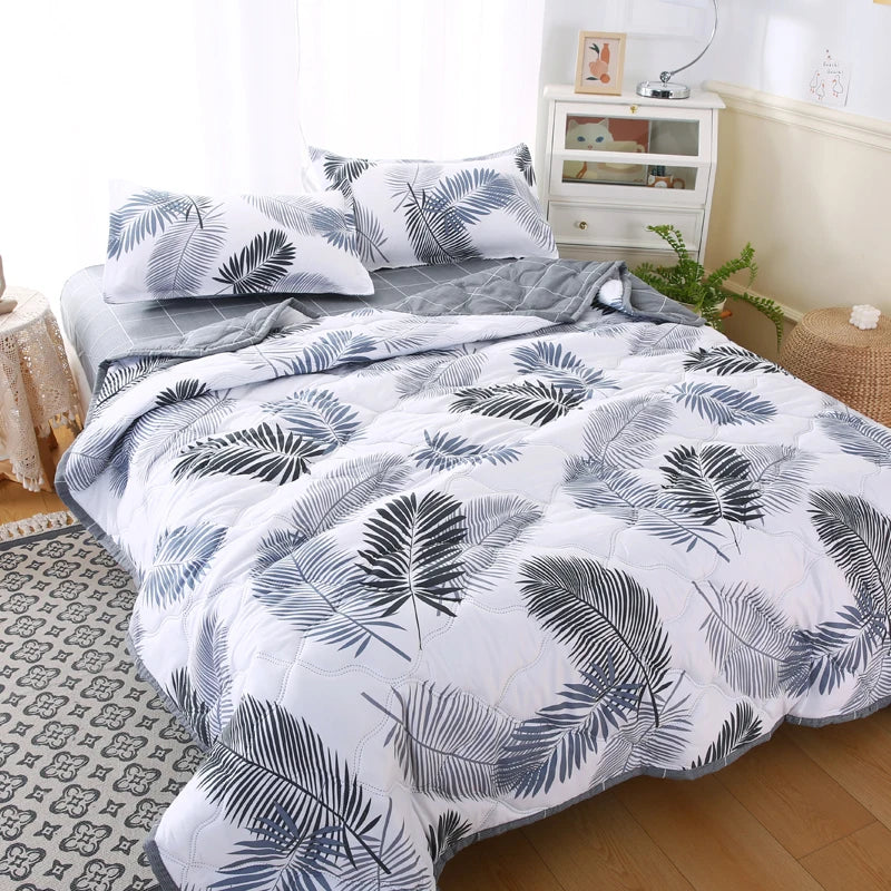 DecorBites™ Daisy Print Quilted Summer Quilt Set in Soft Breathable Fabric