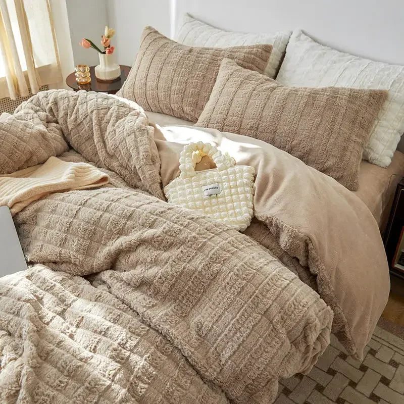 DecorBites™ Cozy Rabbit Velvet Queen Bedding Set for Autumn/Winter