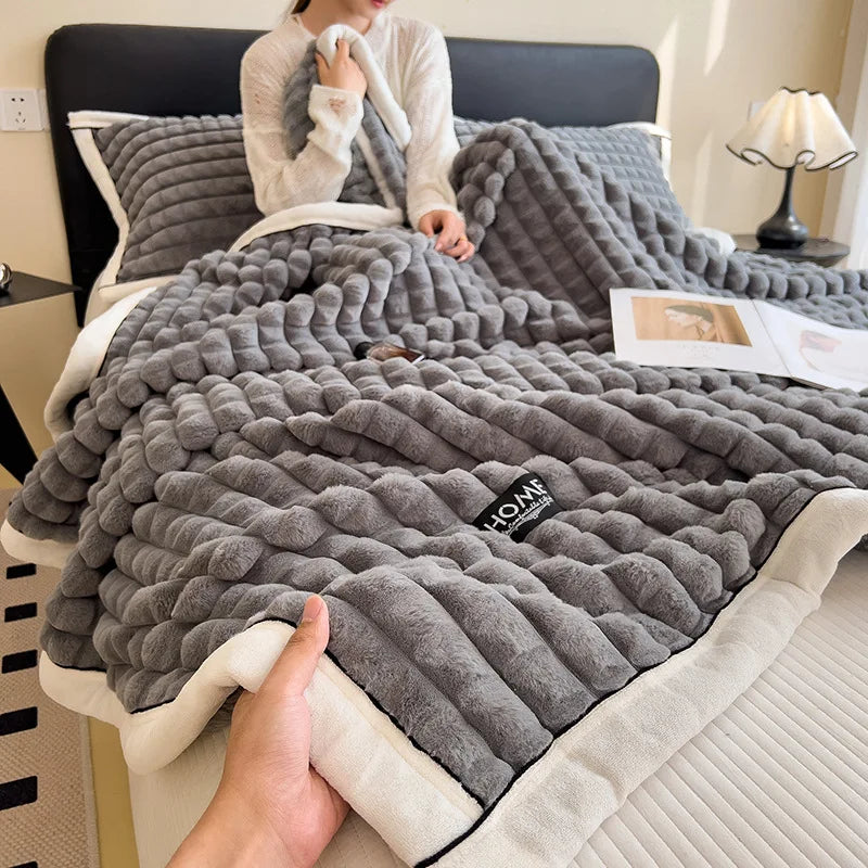 DecorBites™ Cozy Flannel Velvet Blanket: All-Season Solid Color Single Queen Quilt
