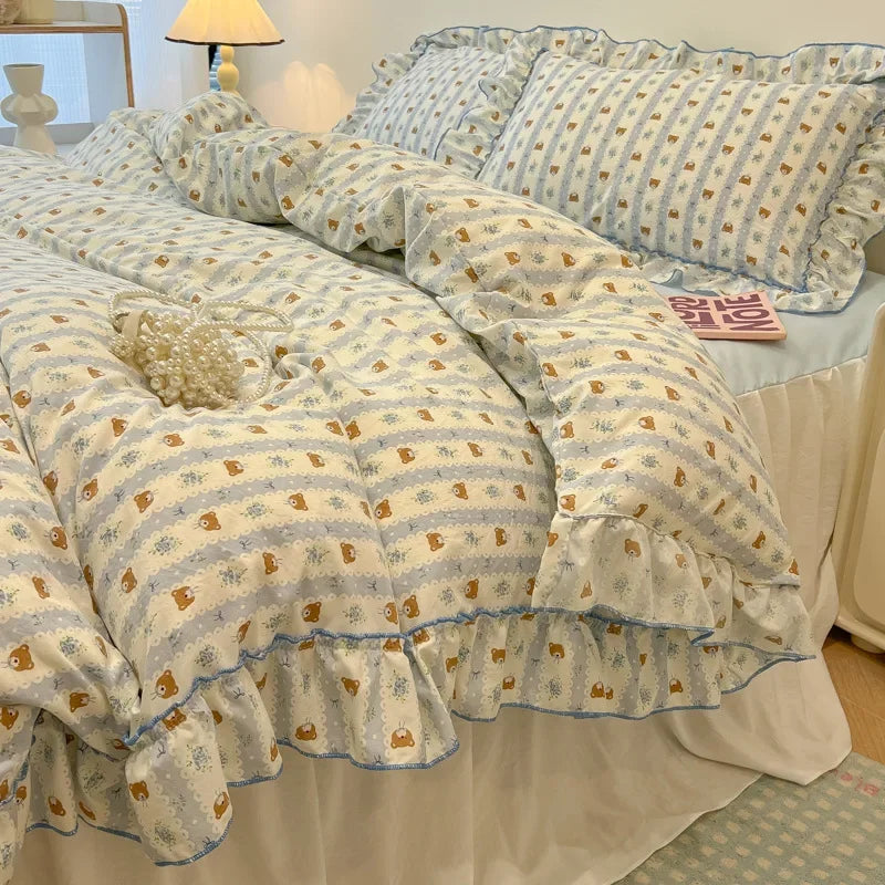 DecorBites™ Lace Bedding Set: Printed Design, Single Queen Size, Cozy Quilt Cover, Fitted Sheet, 2 Pillowcases