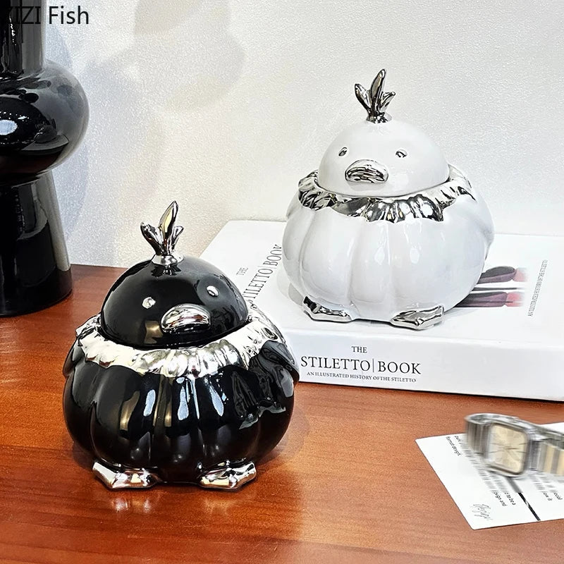 DecorBites™ Garlic Duck Ceramic Ashtray with Lid - Unique Desk Decoration and Smoking Accessory