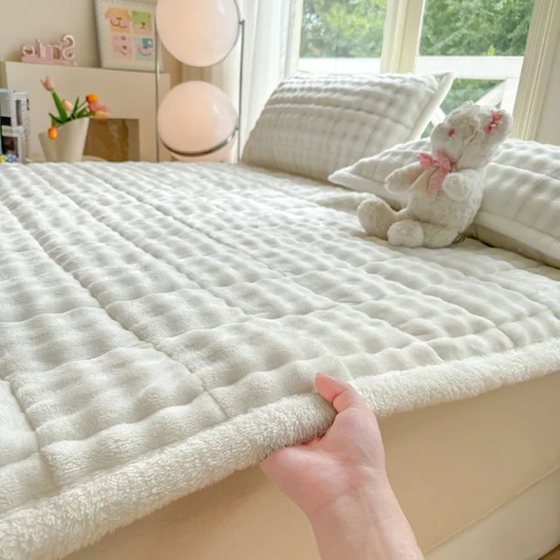DecorBites™ Cozy Faux Rabbit Fur Quilted Mattress: Super Soft Warm Tatami Mat for Home