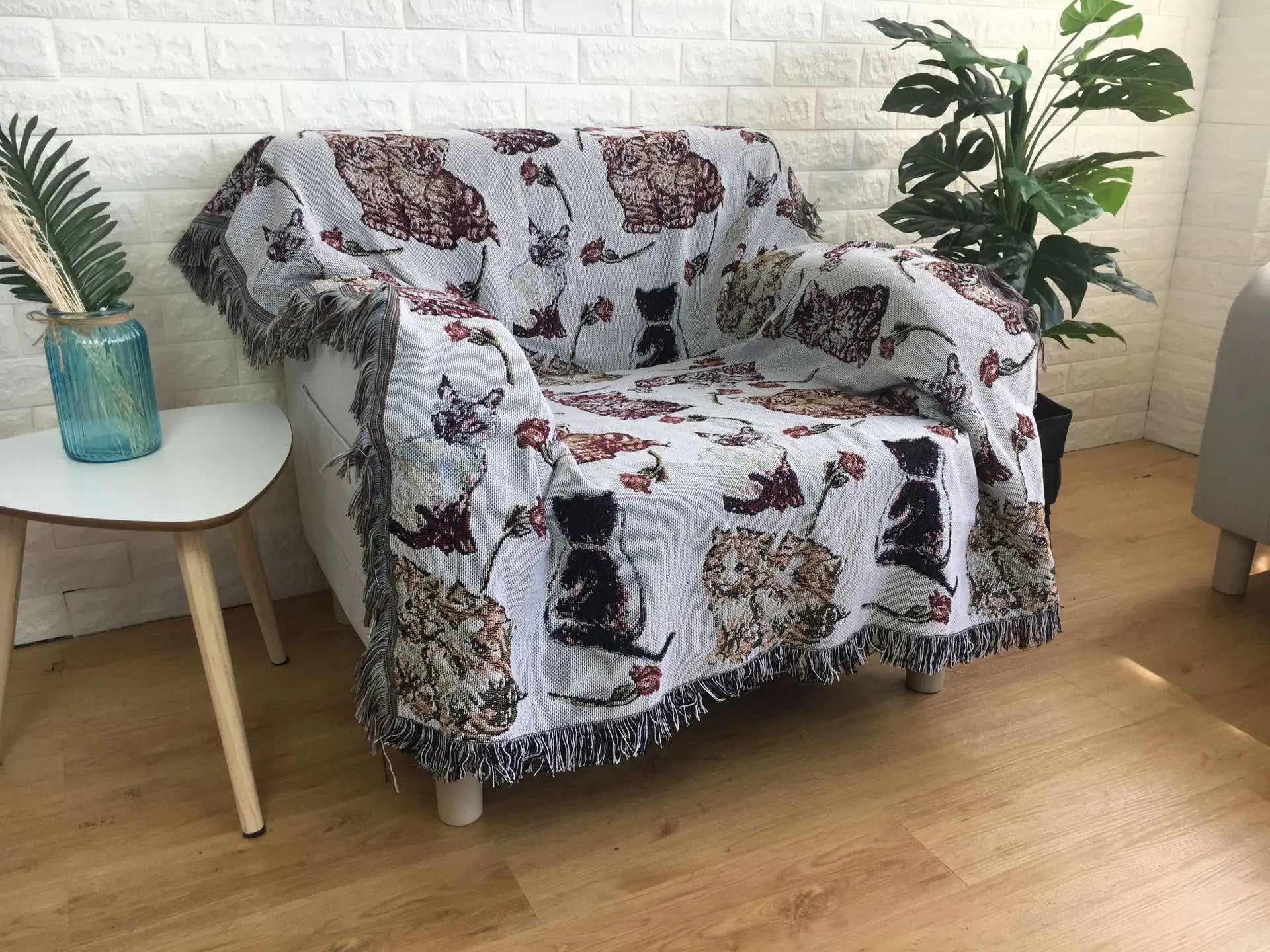 DecorBites™ Jacquard Sofa Blanket - Versatile Outdoor Picnic Mat & Bed Cover