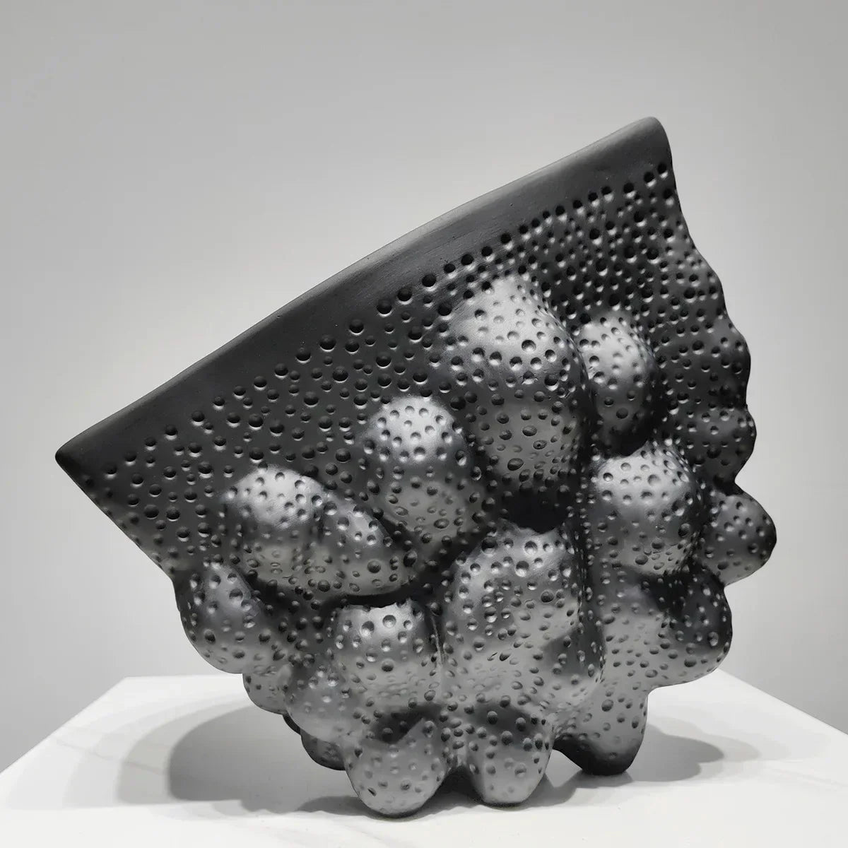DecorBites™ Black Ceramic Pleated Vase for Stylish Flower Arrangements
