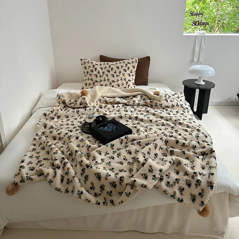DecorBites™ Cozy Sheep Rollie Loop Fleece Blanket for Winter - Premium Warmth and Comfort