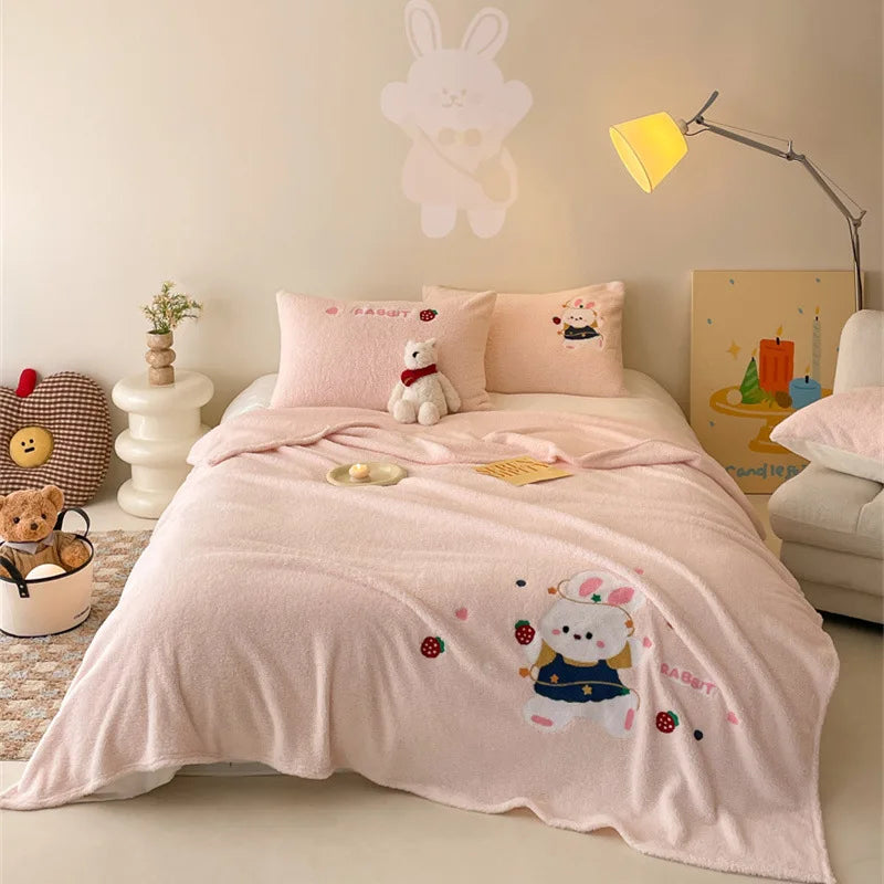 DecorBites™ Cozy Teddy Fleece Blanket - Luxury Bedspread for All Seasons