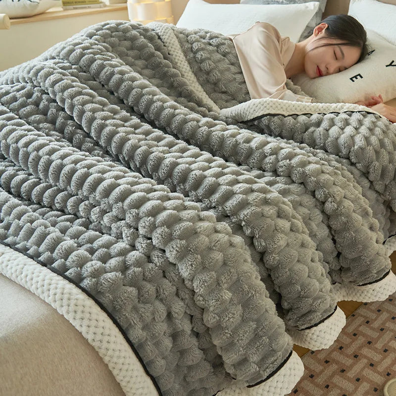 DecorBites™ Cozy Taffeta Velvet Blanket - Soft Plush Fluffy Warm Comforter for Bedroom