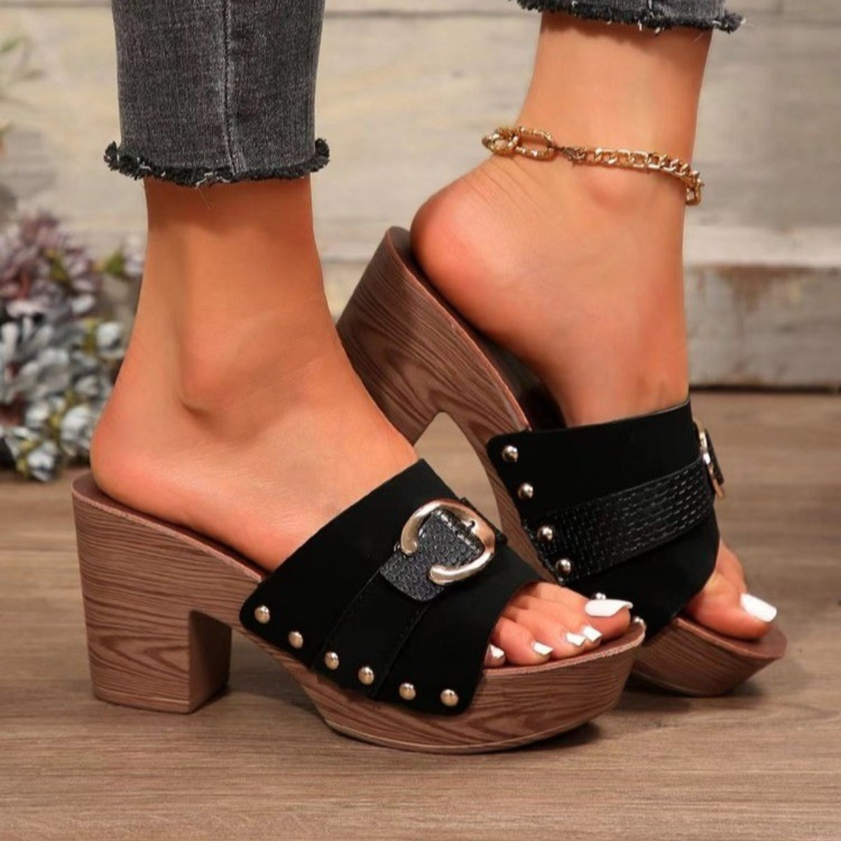 Women's Buckle Trim Block Sandals
