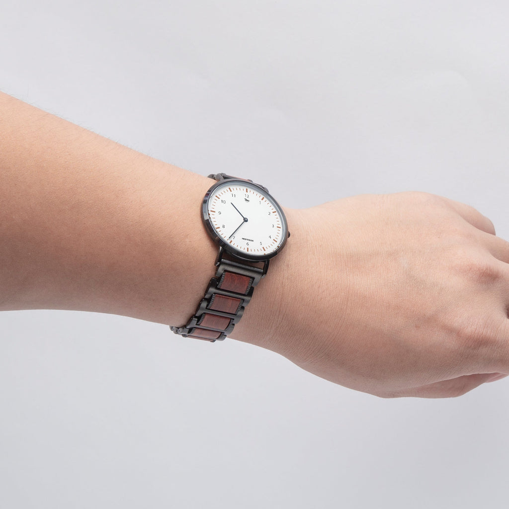 738. New wooden Strap Quartz Watch