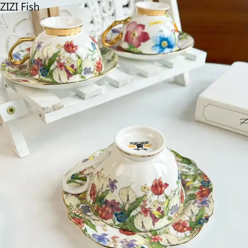 Brilliant flowers pattern porcelain teacup and saucer dining room set