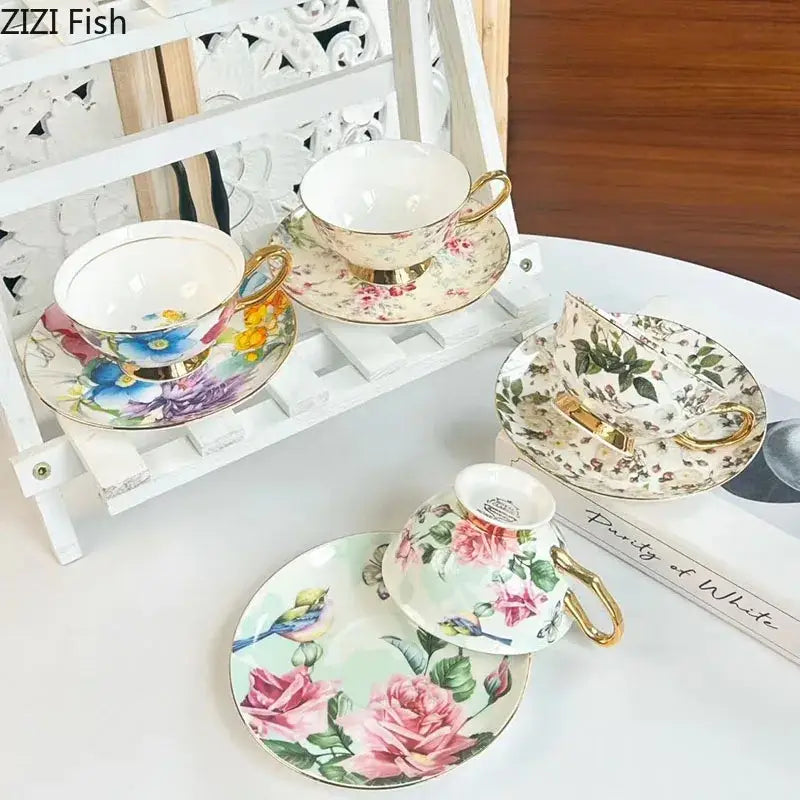 Brilliant flowers pattern porcelain teacup and saucer dining room set