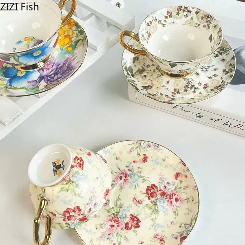 Brilliant flowers pattern porcelain teacup and saucer dining room set