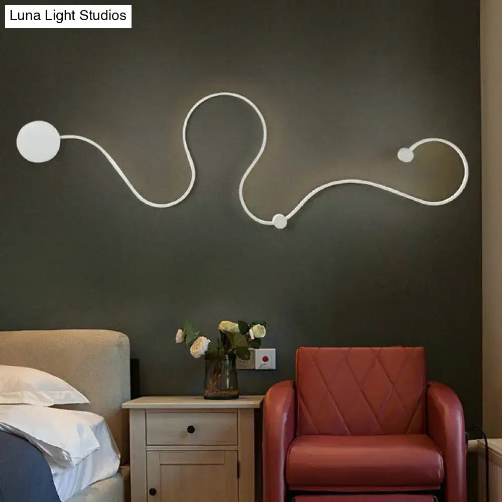 Contemporary twist black & white wall sconce – bedroom warm white light
