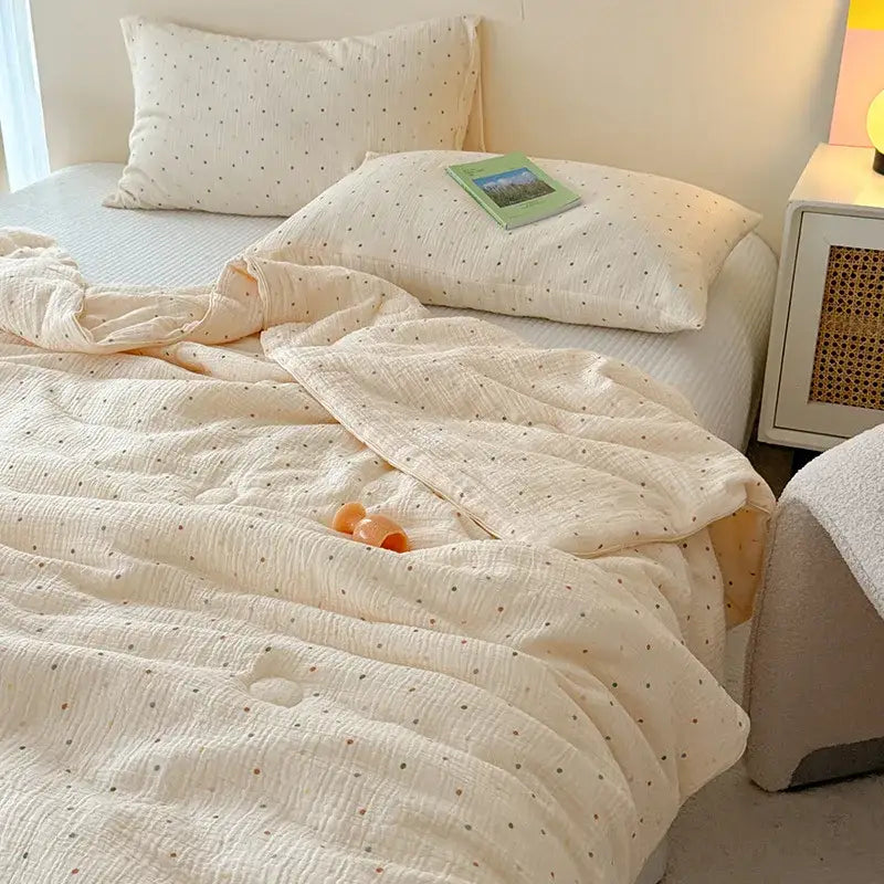 Cream polka dot floral quilt set bedroom bedding