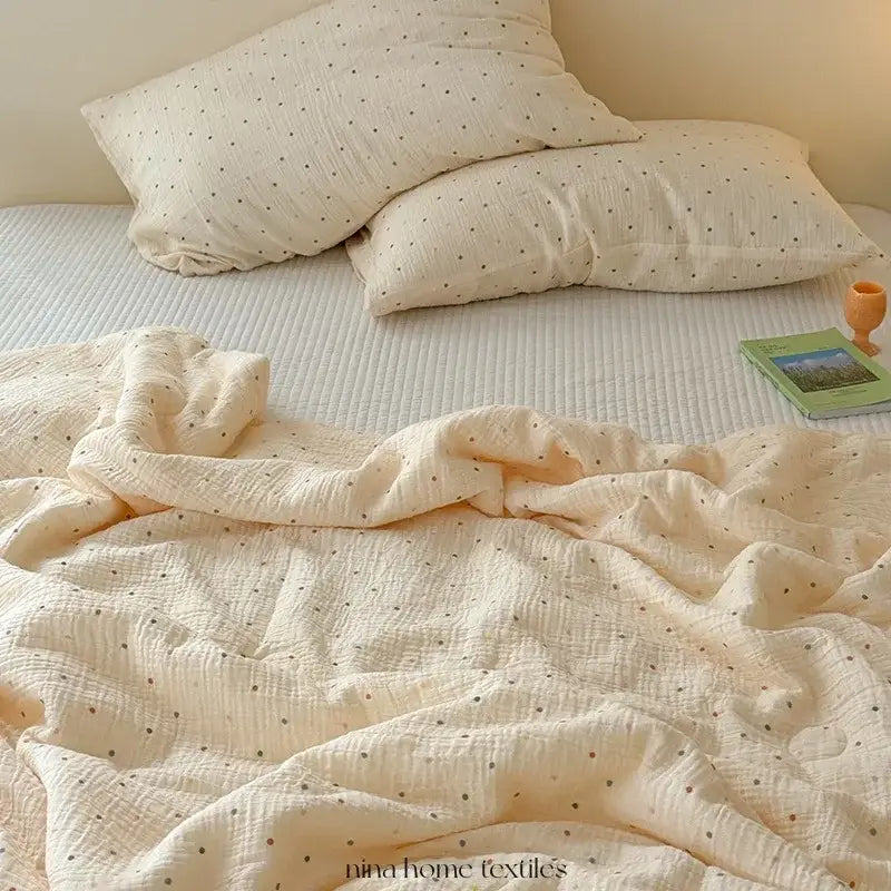 Cream polka dot floral quilt set bedroom bedding