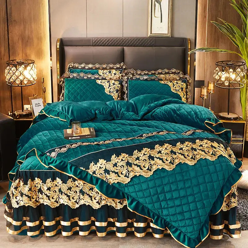 Black gold luxury crystal velvet bedding set bedroom quilted lace