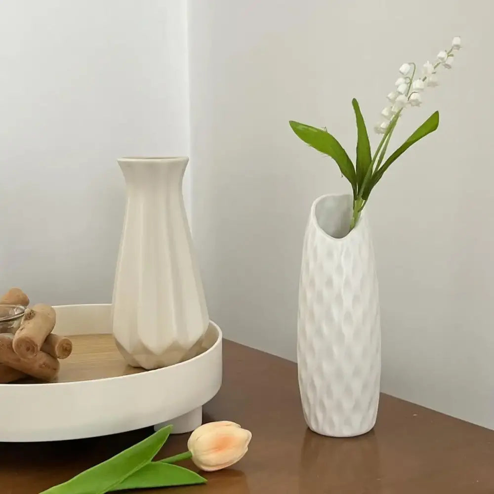 Ribbed white plastic vase imitation living room flower pot