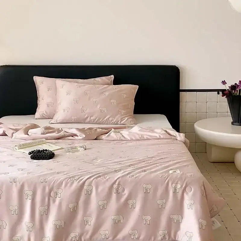 Off white cherry lyocell fiber cooling blanket bedroom quilt