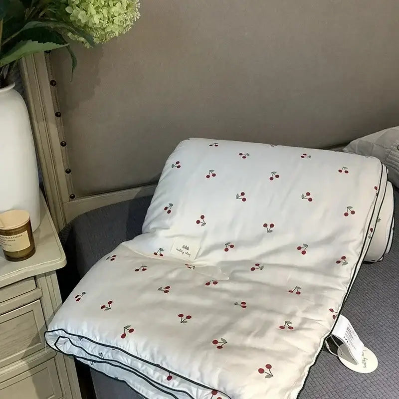 Off white cherry lyocell fiber cooling blanket bedroom quilt