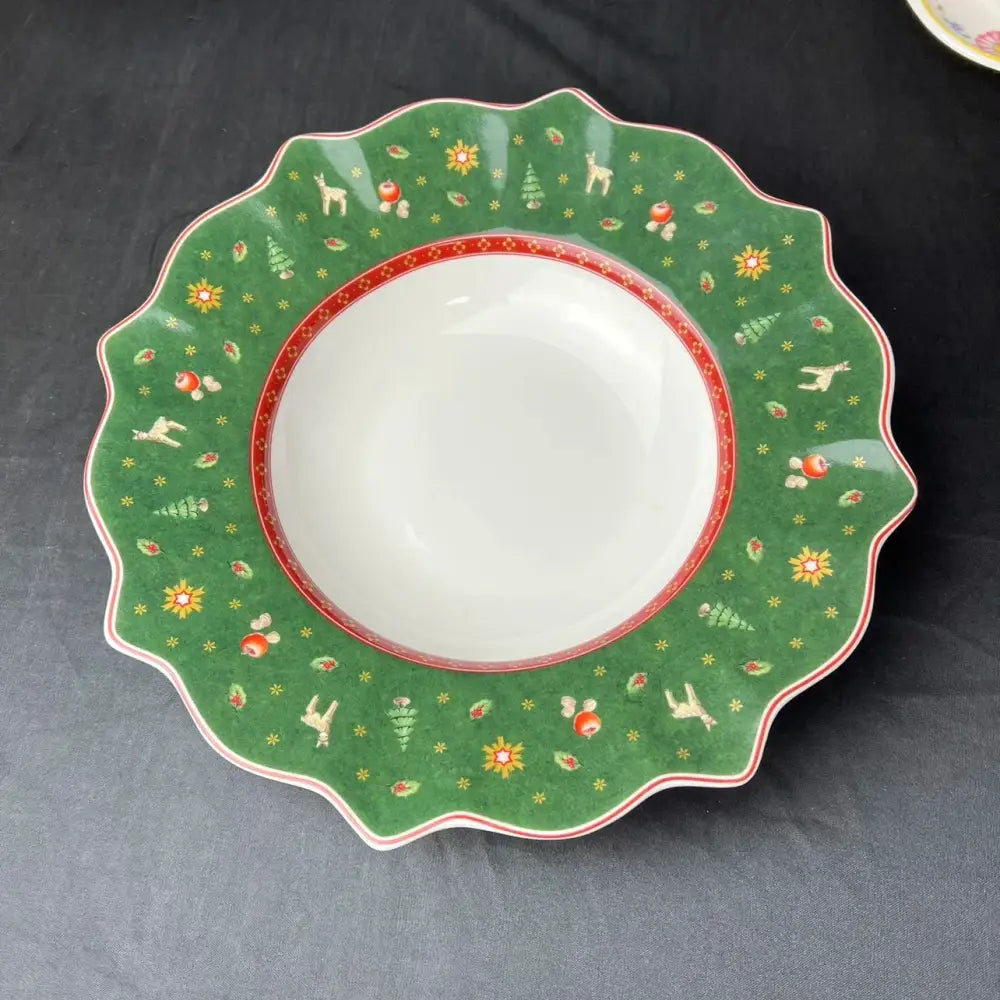 Festive red & white christmas porcelain tableware set dining room