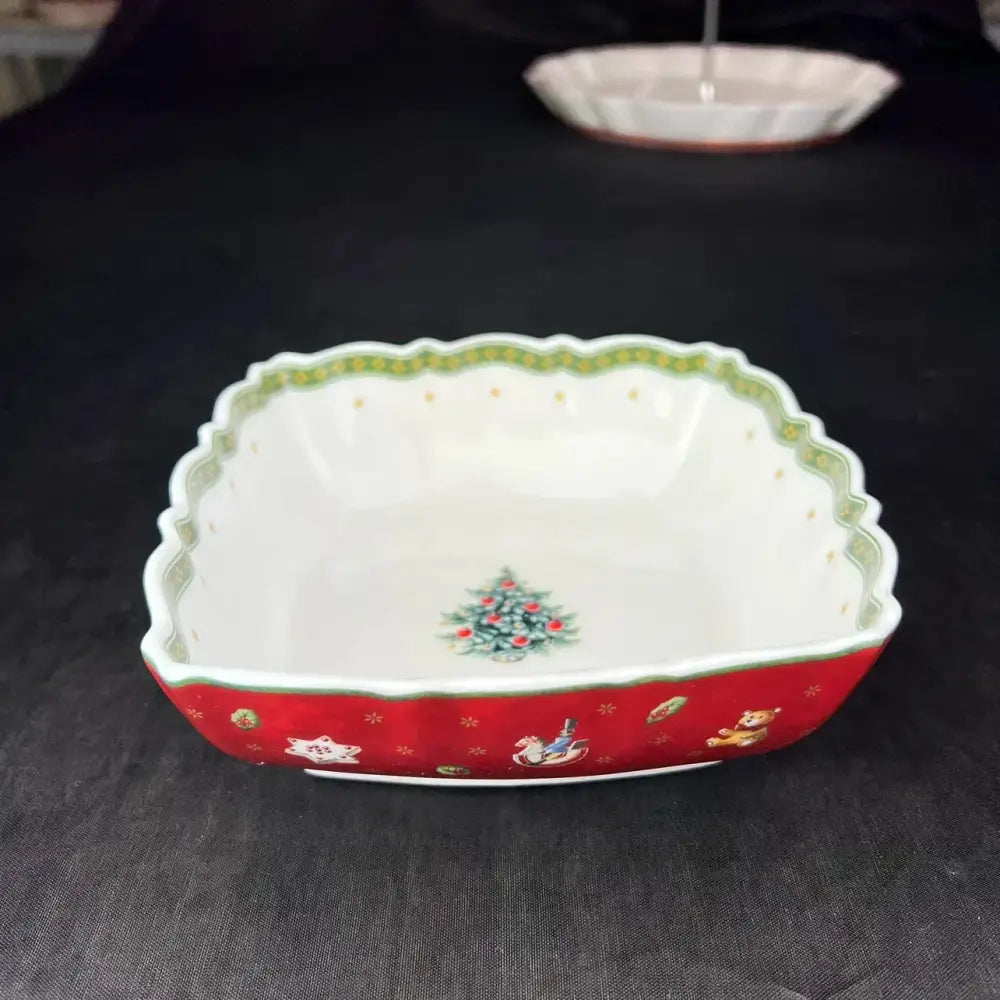 Festive red & white christmas porcelain tableware set dining room
