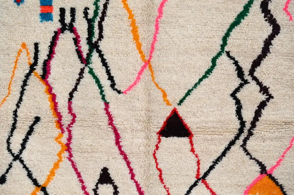 Beige abstract geometric azilal rug bedroom moroccan handmade decor