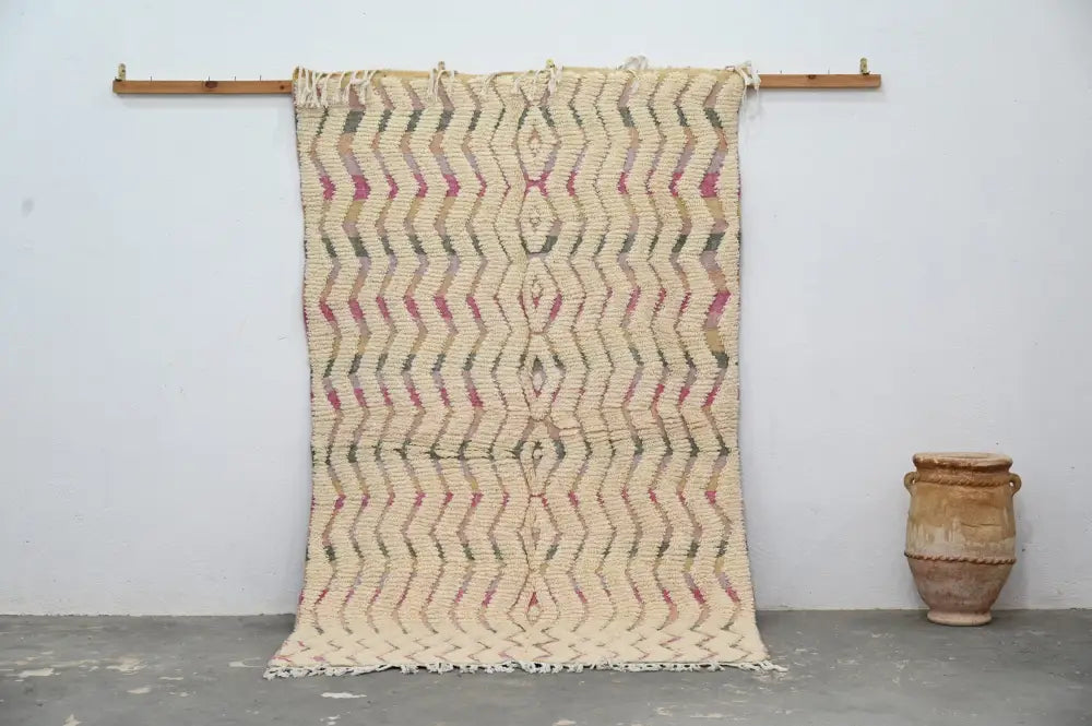 Handmade moroccan azilal rug beige & pink living room zigzag decor