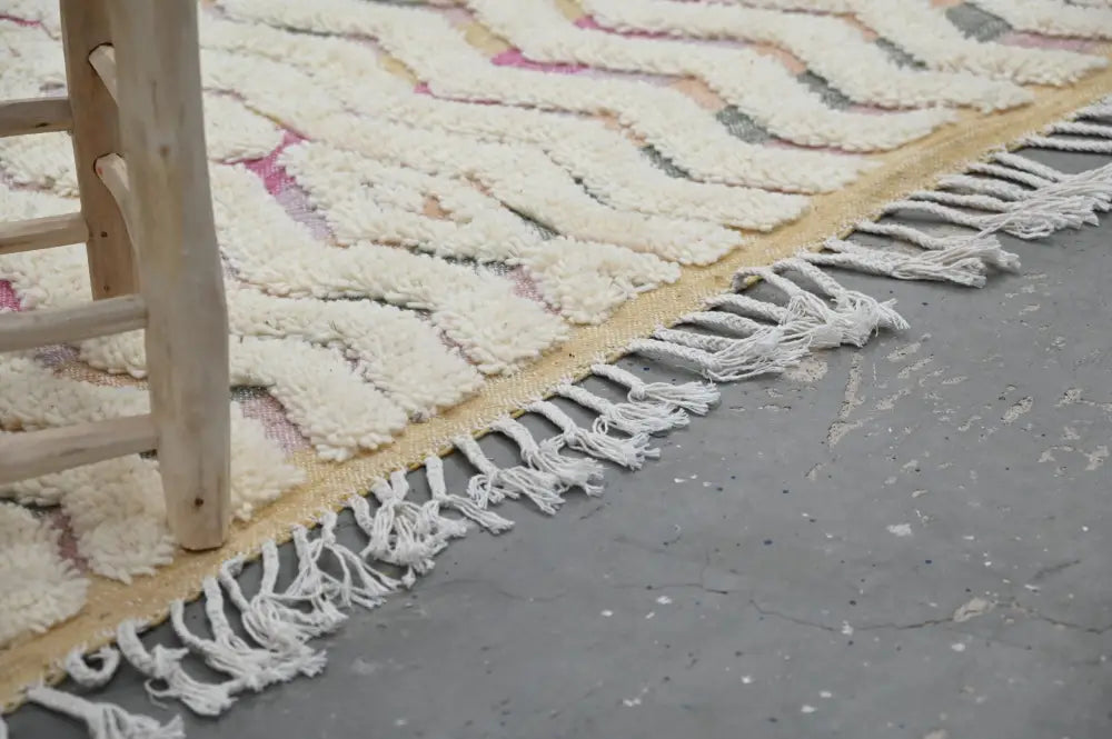 Handmade moroccan azilal rug beige & pink living room zigzag decor