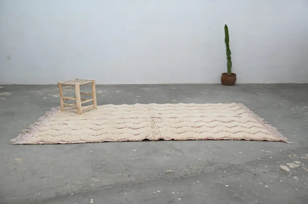 Handmade traditional azilal beige & dusty rose rug bedroom decor