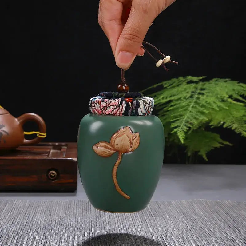 Vintage lotus ceramic tea storage jar kitchen pot storage jar