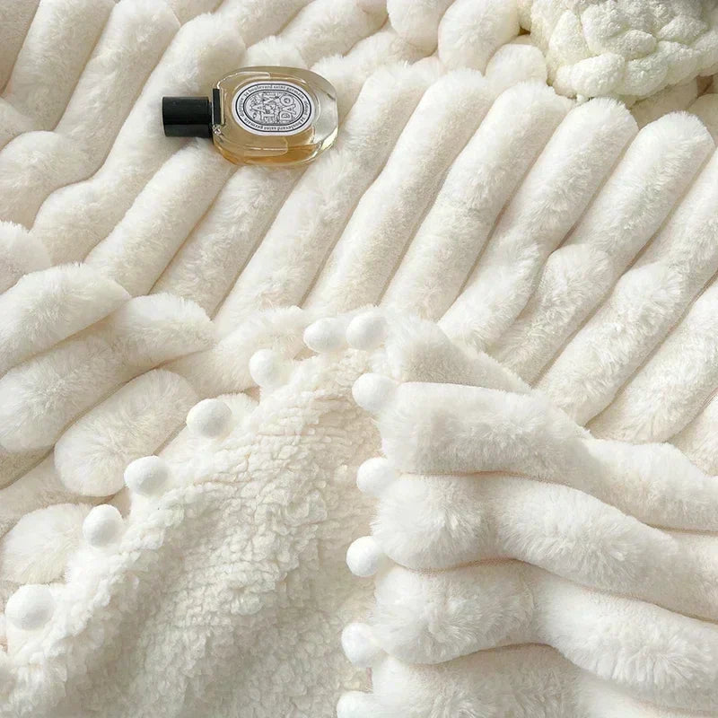 DecorBites™ Luxe Faux Rabbit & Lamb's Wool Weighted Blanket for Cozy Autumn Winter Warmth